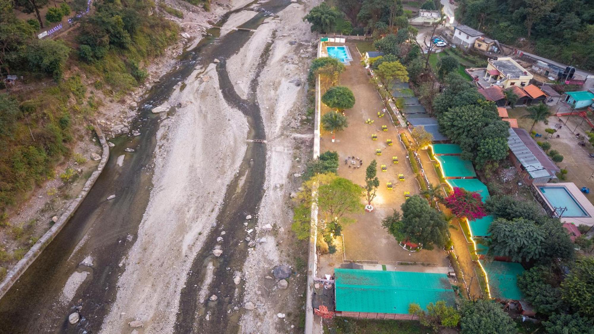 River Valley Resort Risikés Kültér fotó